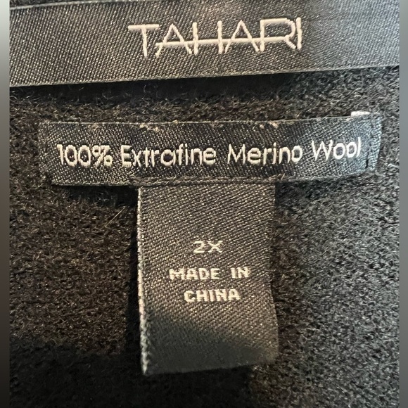 B13.05 Tahari 100% Extra Fine Merino Wool Camel Black Cardigan Sweater 2X - Picture 3 of 8